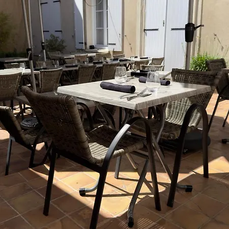 Restaurant De La Place 2*