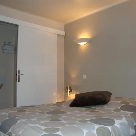 Hotel Restaurant De La Place 2*