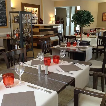 Restaurant De La Place Saint-Jean-dʼAngély